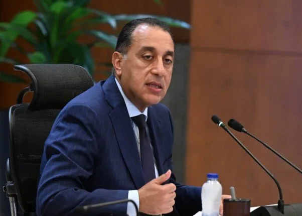 «مدبولي» يترأس اجتماع الحكومة غداً يليه مؤتمر صحفي «مدبولي» يترأس اجتماع الحكومة غداً يليه مؤتمر صحفي