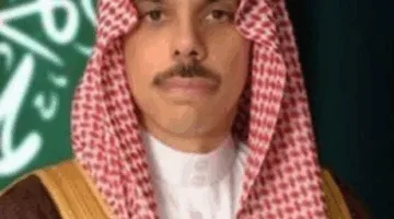 وزير الخارجية يصل إلى دولة قطر