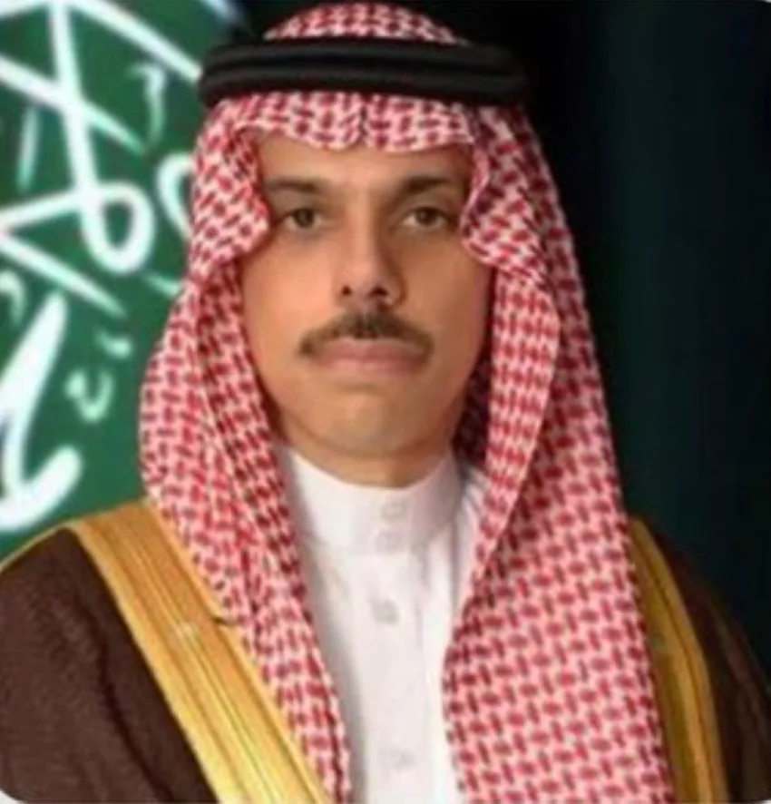 وزير الخارجية يصل إلى دولة قطر