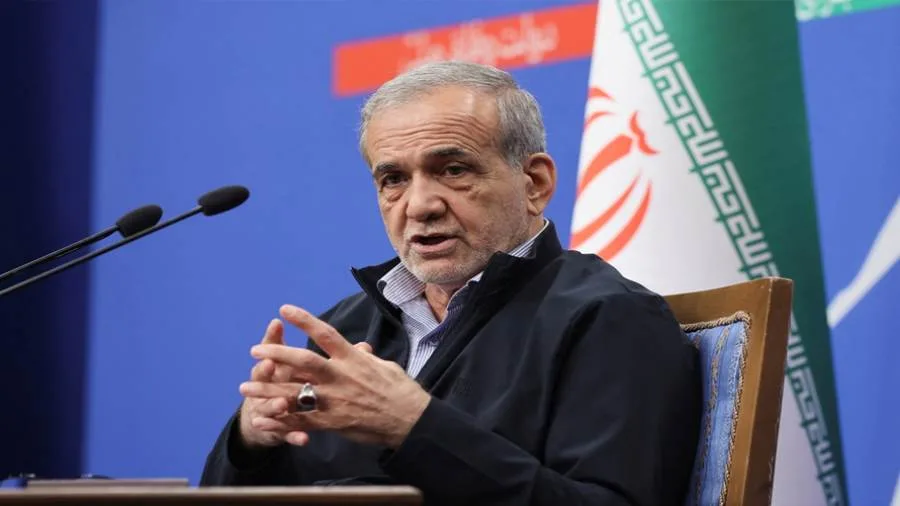 الرئيس الإيراني يعلن التزام بلاده بوقف إطلاق النار بشرط عدم انتهاك إسرائيل للهدنة.
