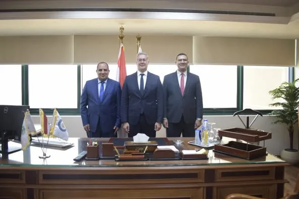 وزير البترول يشارك في توقيع اتفاقية جديدة لتنفيذ مسح سيزمي إقليمي في جنوب الصحراء الغربية وزير البترول يشارك في توقيع اتفاقية جديدة لتنفيذ مسح سيزمي إقليمي في جنوب الصحراء الغربية