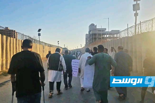 متظاهرون يقتحمون مقر بعثة الأمم المتحدة لدى ليبيا في منطقة جنزور غرب العاصمة طرابلس، الثلاثاء 24 يونيو 2025 (فيسبوك)