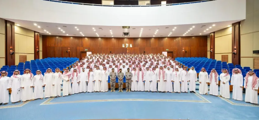 مديرية حرس الحدود تُطلق البرنامج التأهيلي للضباط الجدد من كلية الملك فهد مديرية حرس الحدود تُطلق البرنامج التأهيلي للضباط الجدد من كلية الملك فهد
