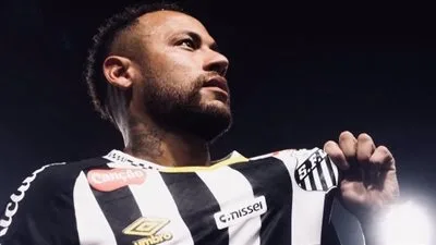 نيمار يمدد عقده مع سانتوس البرازيلي ويتأخر في العودة إلى أوروبا حتى عام 2026. نيمار يمدد عقده مع سانتوس البرازيلي ويتأخر في العودة إلى أوروبا حتى عام 2026.