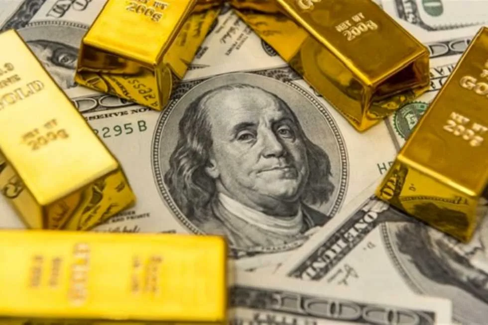 تراجع غير متوقع في سعر الدولار.. خطوة بارزة من البنك المركزي.. وانخفاض كبير في أسعار الذهب تراجع غير متوقع في سعر الدولار.. خطوة بارزة من البنك المركزي.. وانخفاض كبير في أسعار الذهب