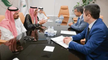 البيز يلتقي سفير أوزبكستان في المملكة