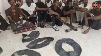 احتجاز 10 أفراد من ميليشيا «العمو» بتهم قتل وتعذيب مهاجرين