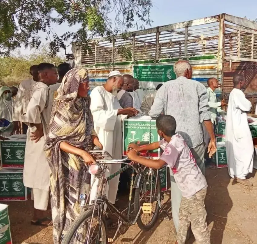 سلمان للإغاثة يوزع 1,050 سلة غذائية في منطقة أم القرى بالسودان