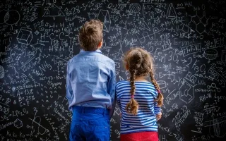 متى تظهر الفجوة في مهارات الرياضيات بين الذكور والإناث؟