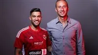 يحيى عطية الله يودع لاعبي الأهلي في أمريكا بعد ختام مسيرته بالفريق الأحمر.