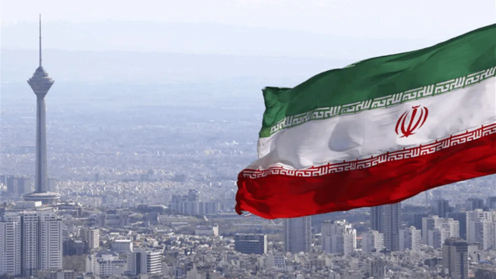 بعد تكهنات حول مقتله.. قائد بارز يطل في طهران (فيديو) بعد تكهنات حول مقتله.. قائد بارز يطل في طهران (فيديو)