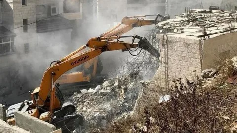 منازل “نور شمس”: تدمير إسرائيلي ي annihilates الملجأ ويمحي الذاكرة منازل “نور شمس”: تدمير إسرائيلي ي annihilates الملجأ ويمحي الذاكرة