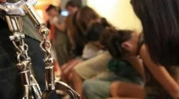 إلقاء القبض على العقل المدبر لشبكة دعارة وفرد من طاقمه في منطقة لبنانية لاستقدام فتيات من سوريا! (صورة داخل الخبر)