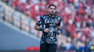 أحمد شوبير يوضح صحة انضمام حمزة علاء، حارس الأهلي السابق، إلى فريق الزمالك.
