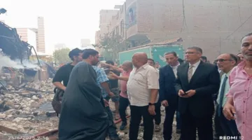 محافظ الجيزة يراقب عن كثب جهود إخماد حريق في مخزن للدهانات بمنطقة البراجيل