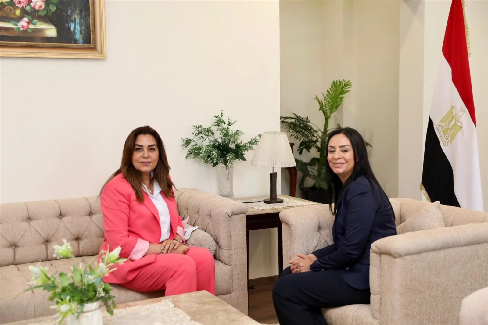 وزيرتا التضامن والتنمية المحلية يبرمان اتفاقية تعاون لمشروع “أيادي مصر” وزيرتا التضامن والتنمية المحلية يبرمان اتفاقية تعاون لمشروع “أيادي مصر”