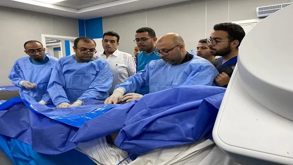 قسطرة دماغية تنقذ حياة مريضة من سكتة دماغية حادة في مستشفى جامعة المنوفية