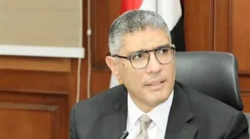 محافظ الجيزة يراقب نتائج لقائه مع المواطنين في عدة أحياء