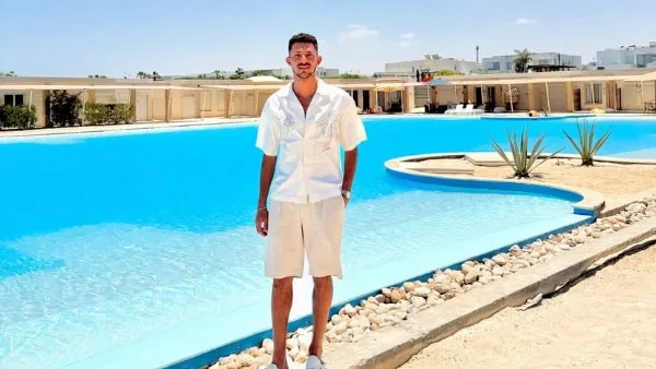 أحمد فتوح ينشر صوراً من إجازته الصيفية الأخيرة