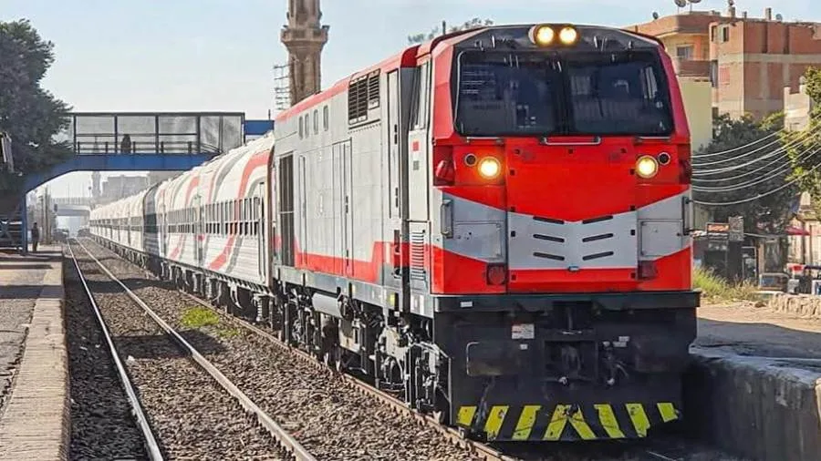 فيديو: وزارة النقل تطالب المواطنين بالمساهمة في توعية المخاطر الناتجة عن “رشق الأطفال للقطارات بالحجارة” فيديو: وزارة النقل تطالب المواطنين بالمساهمة في توعية المخاطر الناتجة عن “رشق الأطفال للقطارات بالحجارة”