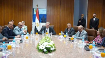 وزير البترول والثروة المعدنية يناقش مع قيادات وكوادر “جابكو” مساعي وتحديات تعزيز الإنتاج في خليج السويس