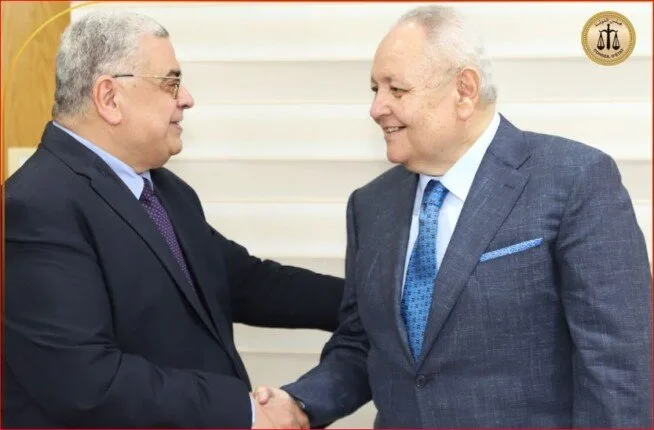 المستشار أحمد عبود يبارك رئيس مجلس الدولة بمناسبة توليه المنصب الجديد المستشار أحمد عبود يبارك رئيس مجلس الدولة بمناسبة توليه المنصب الجديد