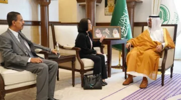 نائب أمير مكة يستقبل القنصل البريطاني في جدة