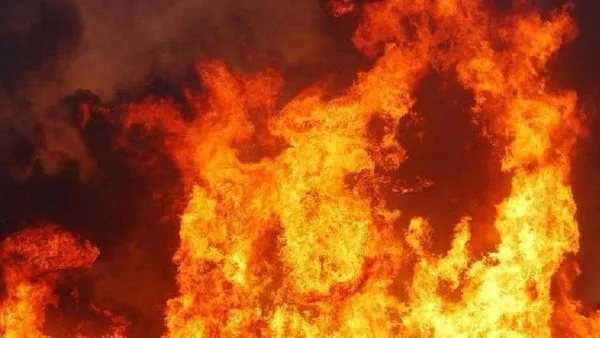 إخماد حريق في مستودع للبلاستيك والخردة بالخانكة إخماد حريق في مستودع للبلاستيك والخردة بالخانكة