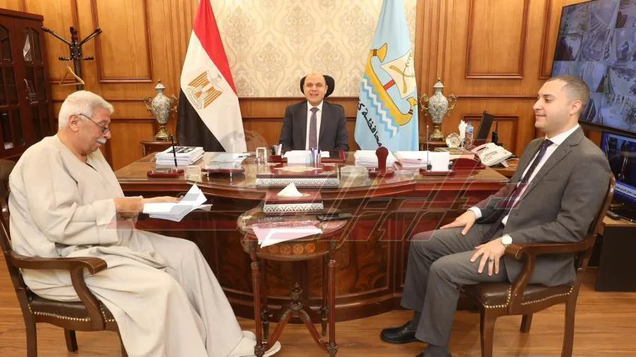 نواب الشيوخ والنواب يتباحثون مجموعة من القضايا مع محافظ كفر الشيخ