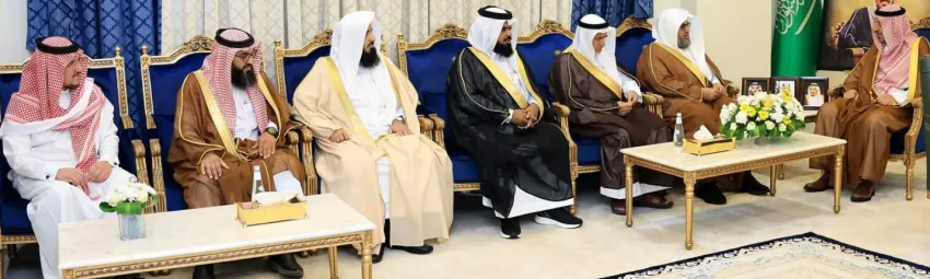 أمير نجران يتسلم التقرير السنوي لجمعية رعاية الأيتام في المنطقة