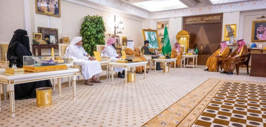 أمير القصيم يوزع شهادات تكريم لرؤساء اللجان بالإمارة الذين ساهموا في اختبارات القرآن الكريم لنزلاء السجون. أمير القصيم يوزع شهادات تكريم لرؤساء اللجان بالإمارة الذين ساهموا في اختبارات القرآن الكريم لنزلاء السجون.
