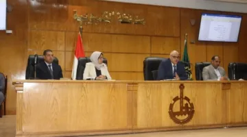محافظ القليوبية يرأس لجنة لمتابعة المباني المهددة بالسقوط وترشيد استهلاك الكهرباء وتحسين الخدمات للمواطنين