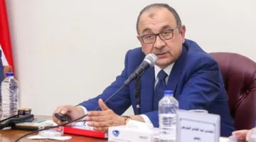 وزير قطاع الأعمال المصري يلتقي بنظيريه من وزارتي النقل والبترول في أنغولا خلال قمة لواندا.