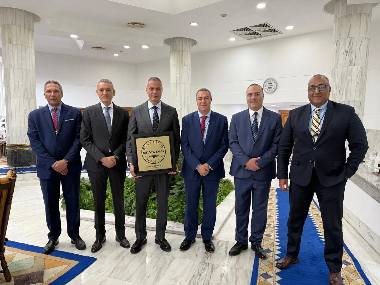 بعد تحقيقها نجاحًا في «سكاي تراكس العالمي».. مصر للطيران تكرم فوزها بجائزة الأفضل في إفريقيا | صور بعد تحقيقها نجاحًا في «سكاي تراكس العالمي».. مصر للطيران تكرم فوزها بجائزة الأفضل في إفريقيا | صور