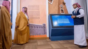 أمير القصيم يتفقد مركز التراث الثقافي في فرع هيئة التراث بالمنطقة