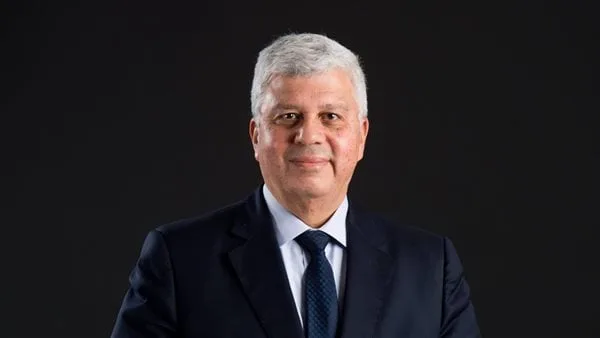 أيمن عاشور: بعض الآباء يلعبون دوراً في تعزيز سلوكيات سلبية تؤثر سلباً على مستقبل أطفالهم