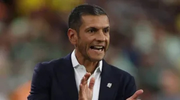 عاجل.. حقيقة أم خدعة؟ مدرب باتشوكا يشيد بالهلال: أخطر فريق!