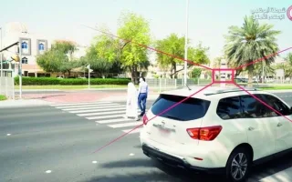 تحرك السيارة قبل انتهاء عبور المشاة يعد مخالفة مرورية