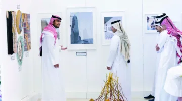 معرض فني طلابي يجمع بين الإبداع والواقع