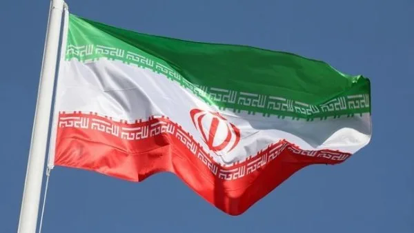 إيران تُعيد فتح المجال الجوي جزئيًا للرحلات الداخلية والدولية إيران تُعيد فتح المجال الجوي جزئيًا للرحلات الداخلية والدولية