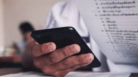 مجموعات الغش تتداول صور امتحان الفيزياء للثانوية العامة بعد توزيعه في اللجان