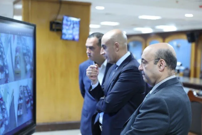 وزير التعليم يراقب مجريات امتحانات الثانوية العامة 2025 من مركز العمليات وزير التعليم يراقب مجريات امتحانات الثانوية العامة 2025 من مركز العمليات