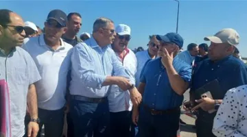 لجنة الإدارة المحلية تراجع مشروعات الإسكندرية.. السجيني يدعو إلى الشفافية في نظام الطرق والمحافظ يؤكد على ضرورة المتابعة