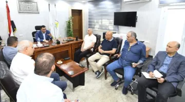 وزير الإسكان يستعرض مشاريع التنمية في مدينة العلمين الجديدة ومركز مارينا السياحي