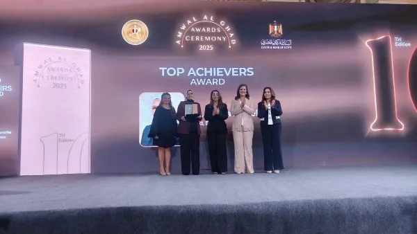 مصر للأفضل تمنح جائزة الإنجاز المؤسسي لرئيس الضرائب مصر للأفضل تمنح جائزة الإنجاز المؤسسي لرئيس الضرائب