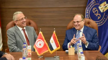رئيس هيئة الدواء المصرية يجتمع بوزير الصحة التونسي لتعزيز التعاون في مجال الأدوية
