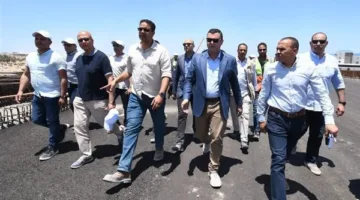 وزير الإسكان يقوم بجولة تفقدية لكوبري C19 والموقع التراثي والواجهة البحرية في مدينة العلمين الجديدة.