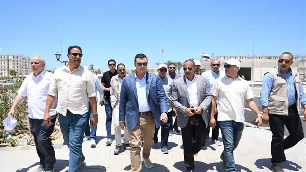 وزير الإسكان يزور جسر C19 والمدينة التراثية والمناطق الساحلية في مدينة العلمين الجديدة