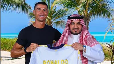 رسميًا.. كريستيانو رونالدو يعلن عن تمديد عقده مع نادي النصر السعودي حتى موسم 2027