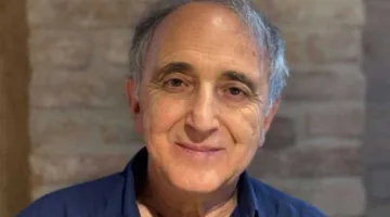 المخرج الجزائري بن سالم عبد الله يُدين المجزرة في غزة.